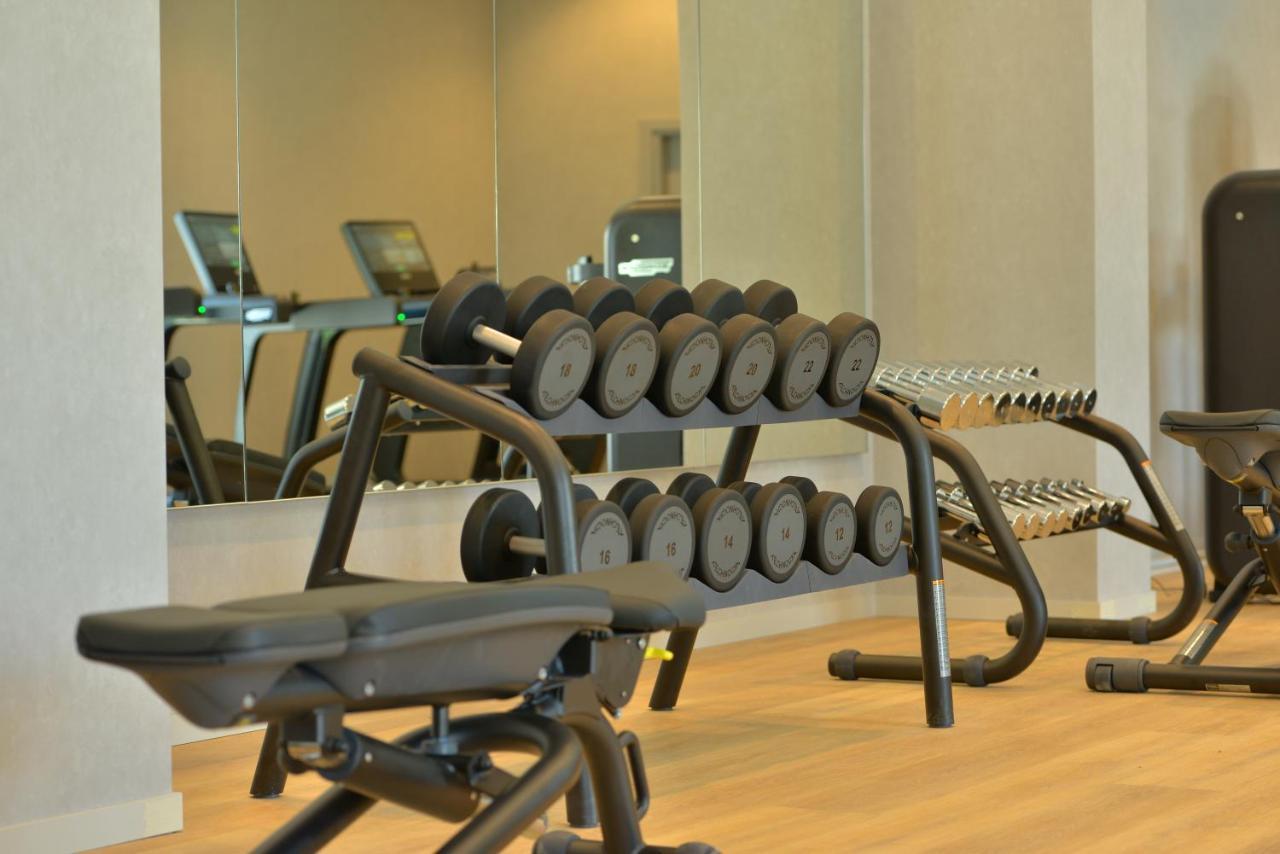 Mk Hotel Tirana Rinas Екстериор снимка Dumbbells