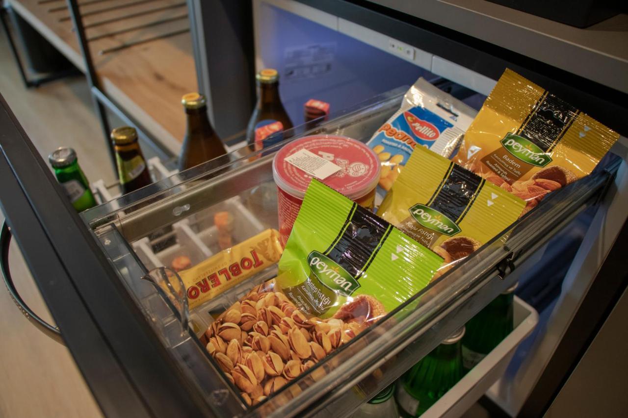 Mk Hotel Tirana Rinas Екстериор снимка A drawer in a refrigerator