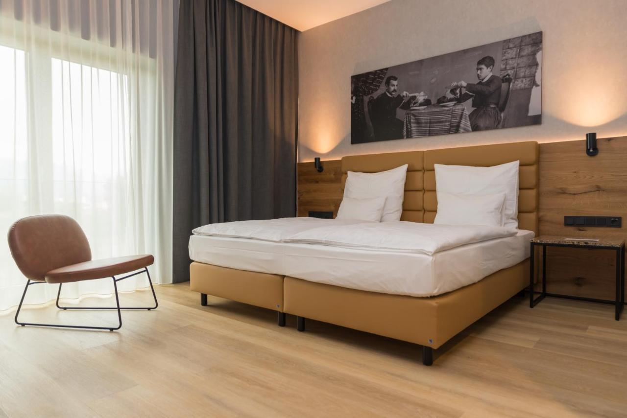 Mk Hotel Tirana Rinas Екстериор снимка A room at the hotel