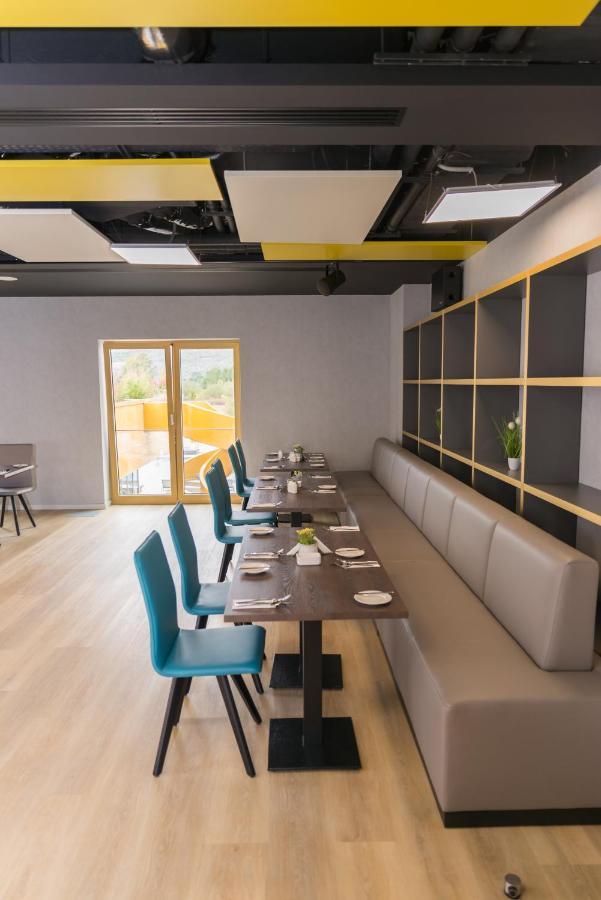 Mk Hotel Tirana Rinas Екстериор снимка Restaurant interior