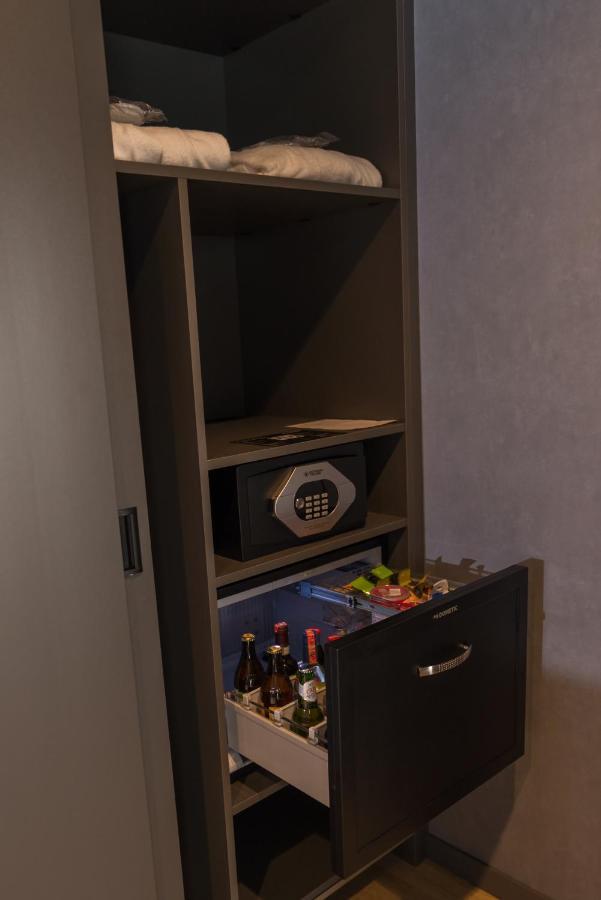 Mk Hotel Tirana Rinas Екстериор снимка A hotel safe