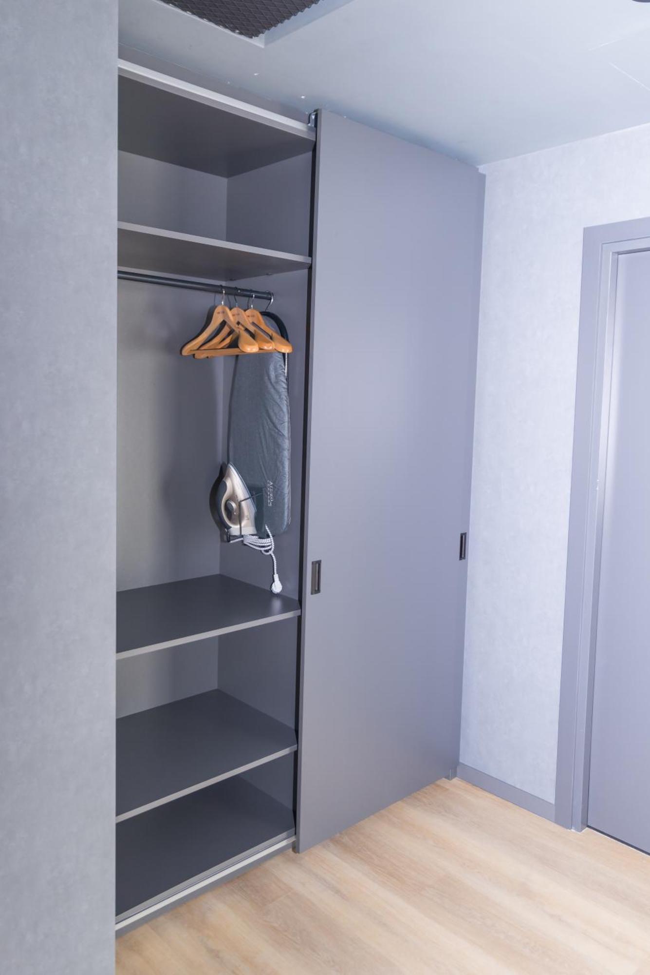 Mk Hotel Tirana Rinas Екстериор снимка